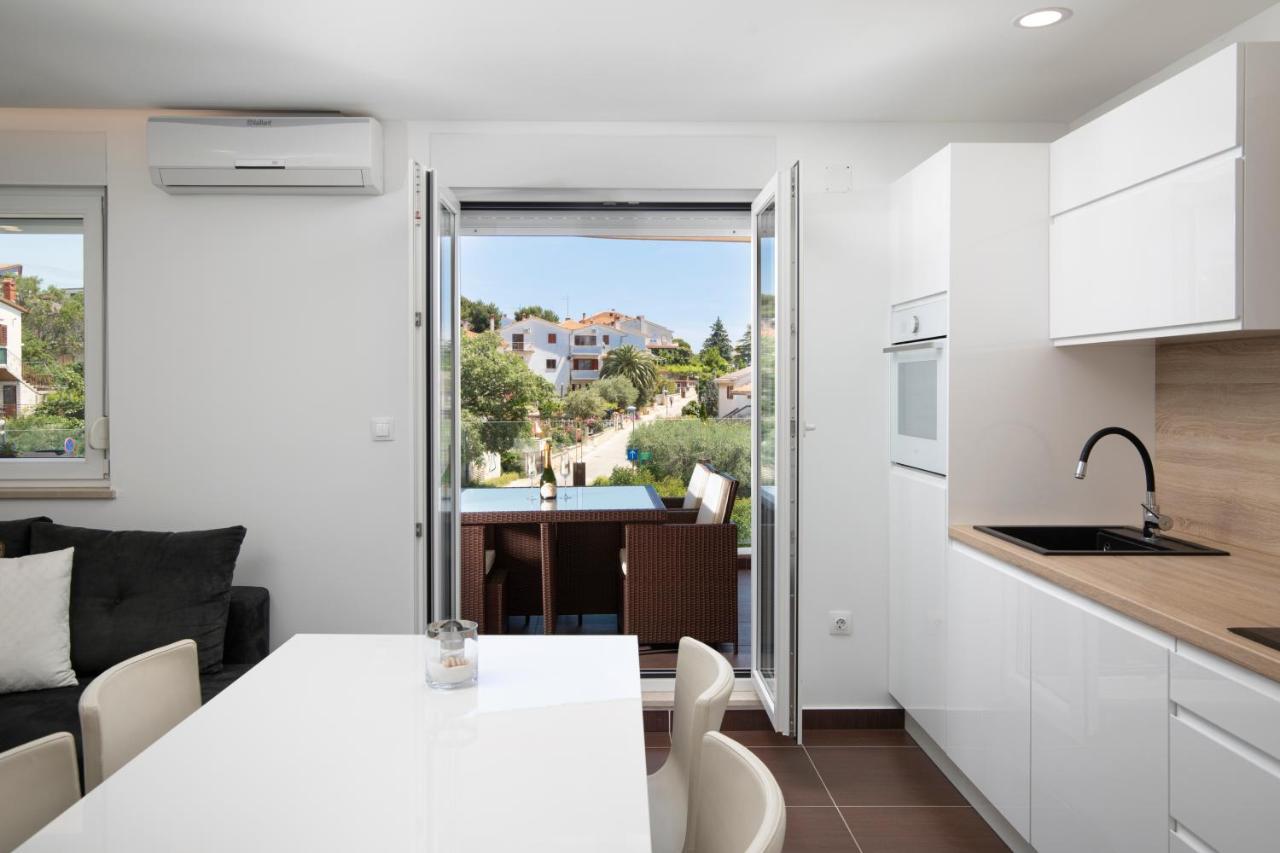 Monte Paradiso Sun Apartment Pula Exterior photo