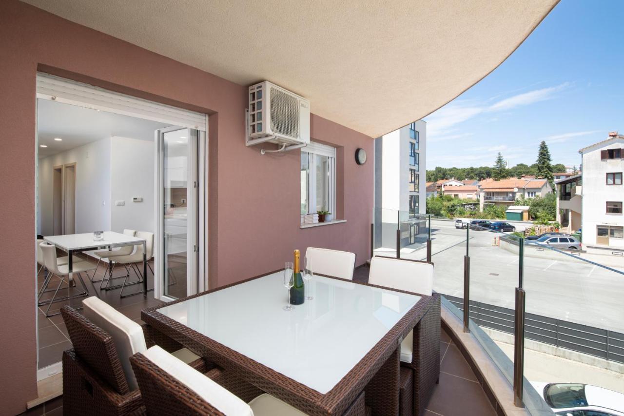 Monte Paradiso Sun Apartment Pula Exterior photo